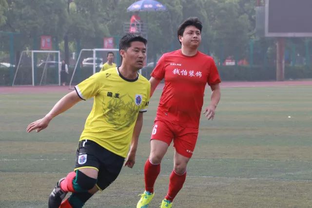 内维尔推荐曼联德比阵容：拉什福德首发，巴莱巴回归调整中场